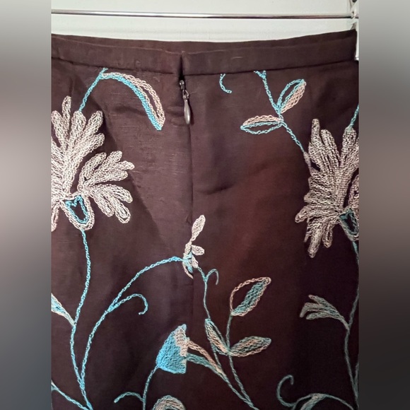 NWT- Ann Taylor Loft Brown Linen Pencil Skirt w Floral Embroidery in Size 6 - Picture 5 of 14
